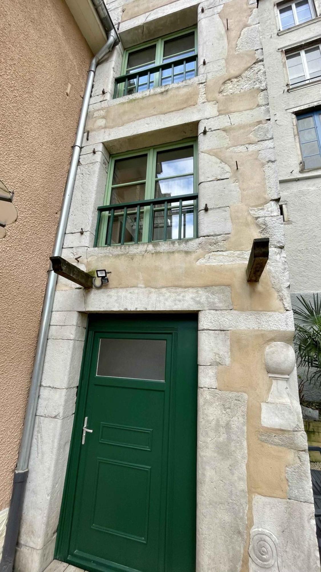 Appartement Au Calme Dans Le Quartier Historique Pour 4 Personnes Avec Espace Exterieur Pau Bagian luar foto